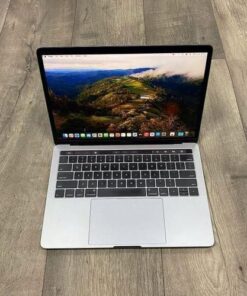 MacBook Pro 13.3-inch (2018) – Intel Core i7, 16GB RAM, 256GB SSD